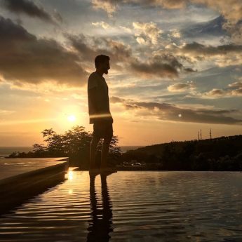 Sundowner Lombok villa hilltop